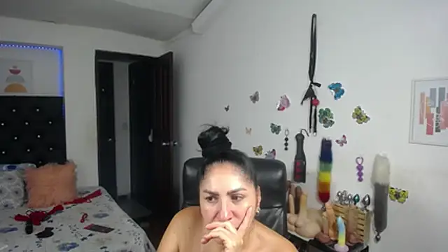 Chat +18 de mature_bigboobs10 ao vivo