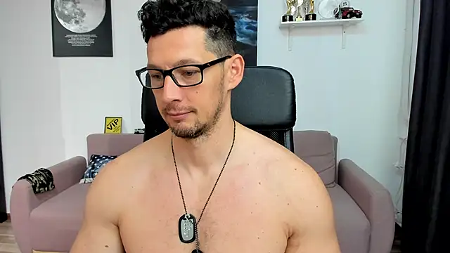 BrutusK08 Chat XXX live