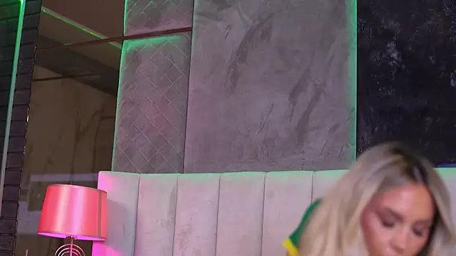 SelenaFrost – Kamerová šou