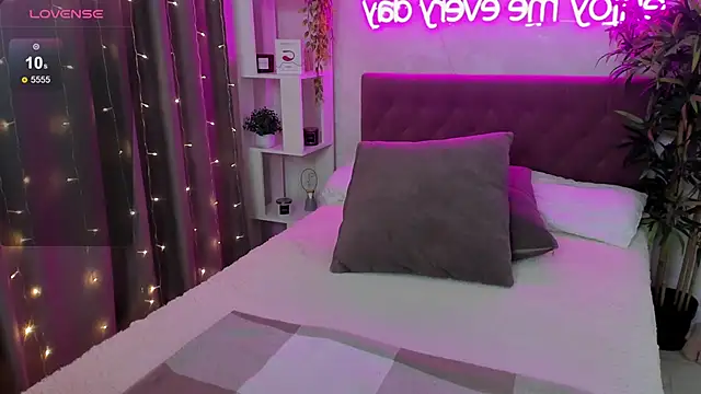 Chat +18 de FeralPeach ao vivo