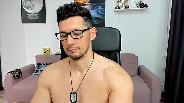 BrutusK08 라이브 XXX 채팅