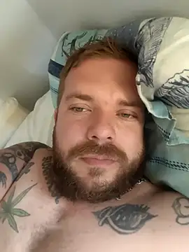 Show modela OGpuppetdaddy na web-kameri