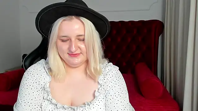 Show modela LioraArdyn na web-kameri