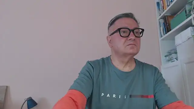 YOU6me élő XXX-chatje