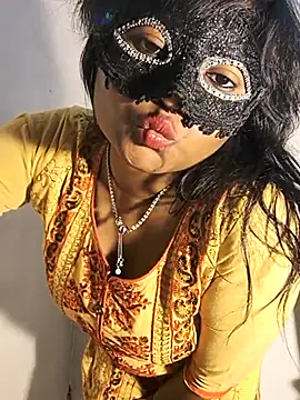 DIRTYSECRET_QUEEN_07 élő XXX-chatje