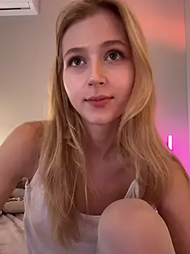LunaRase's Webcam Show