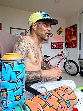 XXX chat uživo modela Mr_Graffitimile