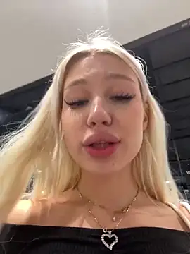 Kiss_Auroraan Live XXX chat