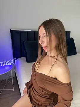 Show modela Mira_Luna na web-kameri