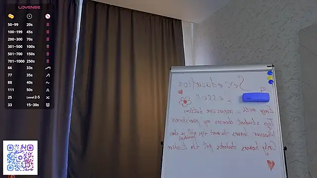 KelleBisaccia webcam show