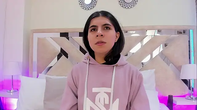 Channel_sofia élő XXX-chatje