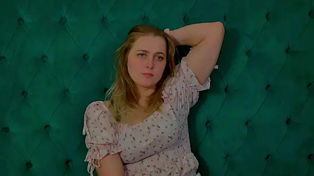 EllaBells élő XXX-chatje