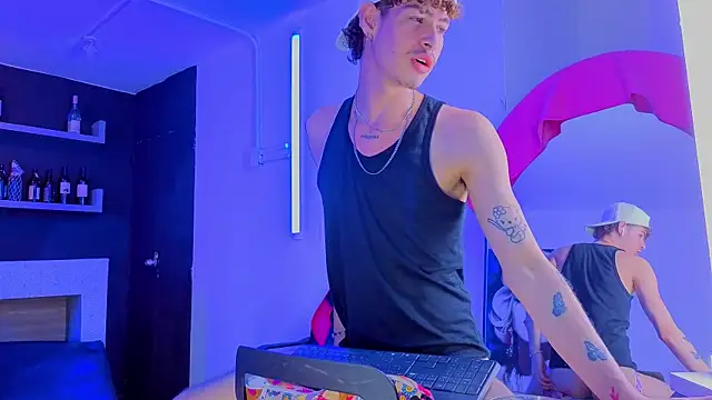 nova_salvatore élő XXX-chatje