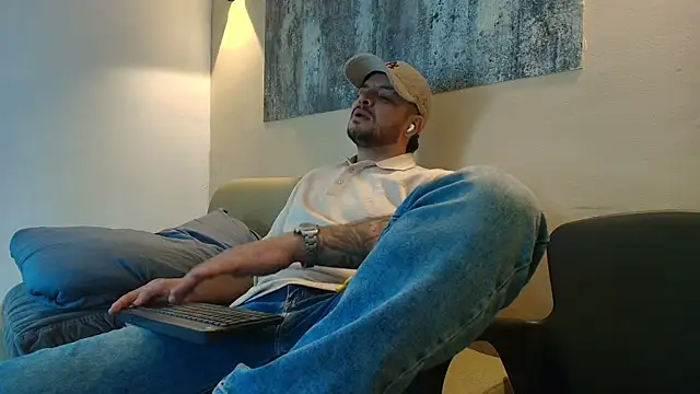 TROY_KIRKn Live XXX chat