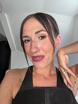 Chat +18 de lola_tentatiion ao vivo