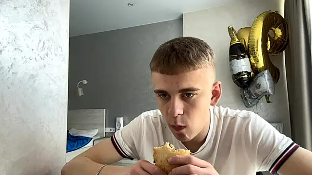 SoloFury Live XXX Chat