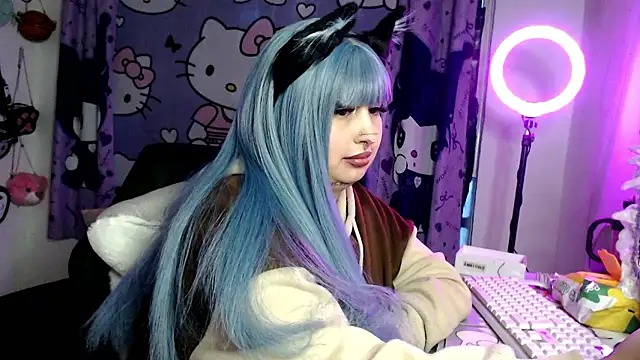 lussyevans24 live XXX chat