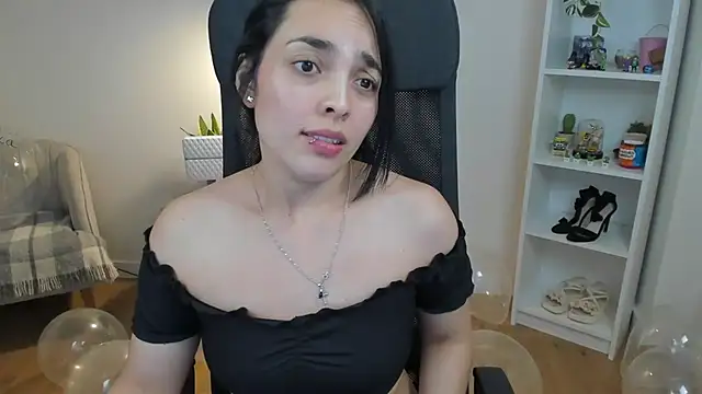 _BellaEvans_ Chat XXX in diretta