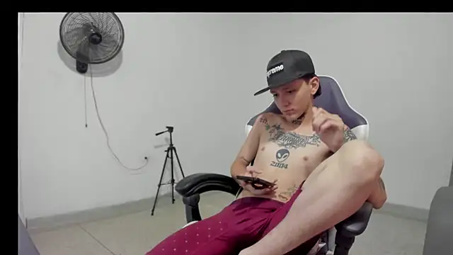 StraightBoy_Nick Live XXX Chat