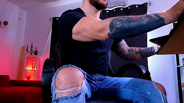 MightyAaron66 Live XXX-chat