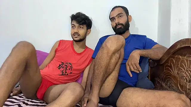 DesiDaddyandSon: διαδικτυακό σόου στην κάμερα