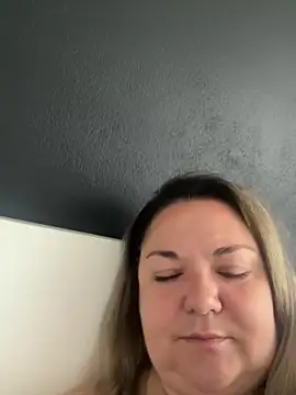 MikyVesela Live XXX-chat