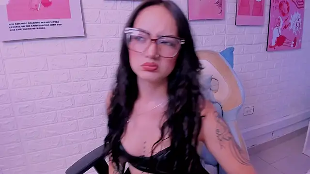 Leha_Carter Adlı Modelin Canlı XXX Sohbeti