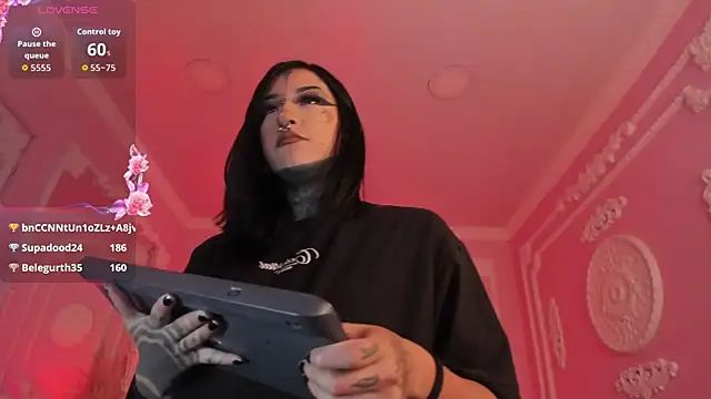 Kat_VonDe's Live XXX Chat