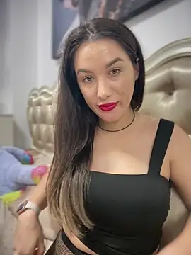 HotXMom_ Adlı Modelin Canlı XXX Sohbeti