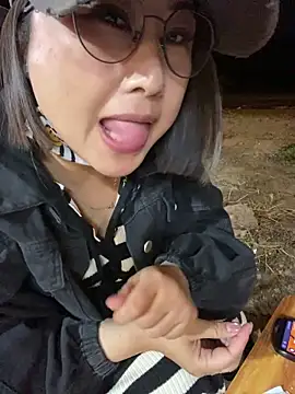xiaoyi-10 在線直播表演