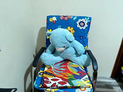Sweetest_Zara18xx Pertunjukan Webcam