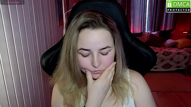 Mira_Mermayd's Live XXX Chat