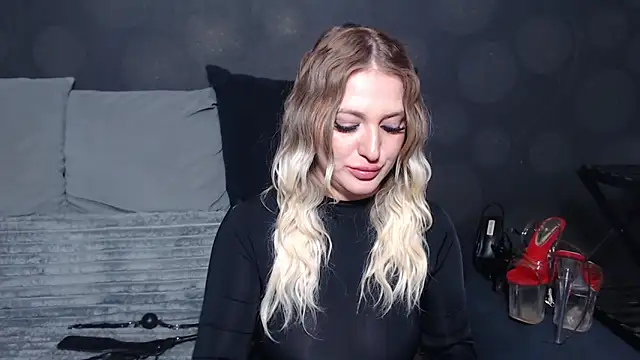 GodessJulia's Live XXX Chat