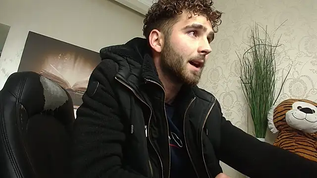 KyloEast Chat XXX live