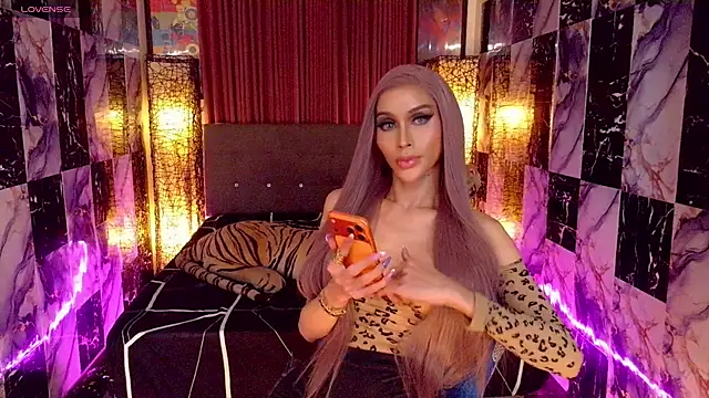 SeductiveSamanthaTS Show in webcam