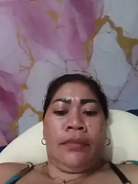 SweetChubbyMommy_02's Live XXX Chat