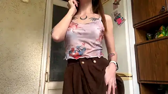 AliceGates Chat XXX live