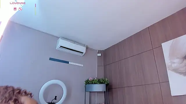 AriaFoster Pertunjukan Webcam