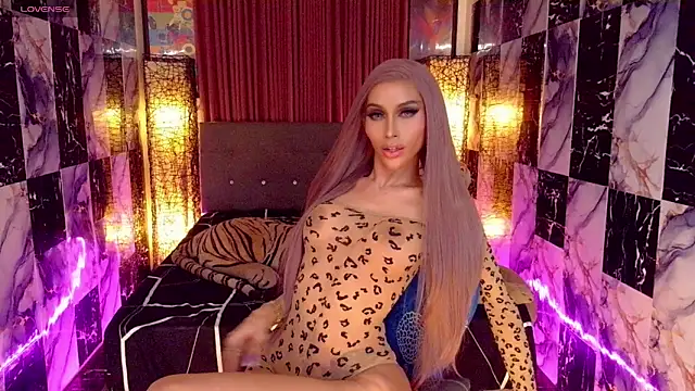 Онлайн чат XXX SeductiveSamanthaTS