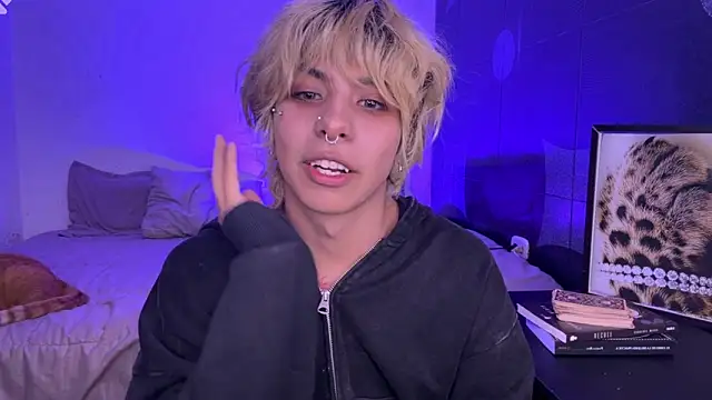 Онлайн чат XXX Aronn_44