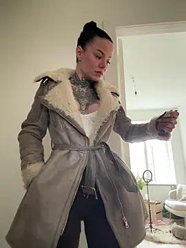 SkinnyLilly Live XXX-chat