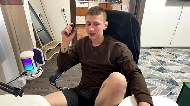 Keksik_ élő XXX-chatje