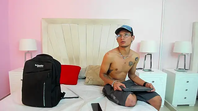 Damian_Garciaa 即時 XXX 聊天