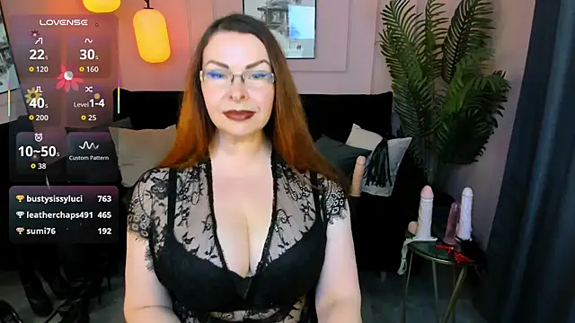 Chat +18 de MrsIngrid ao vivo