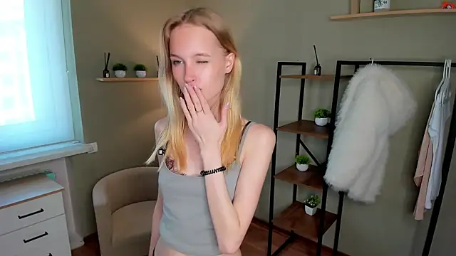 PlushyMood's Live XXX Chat