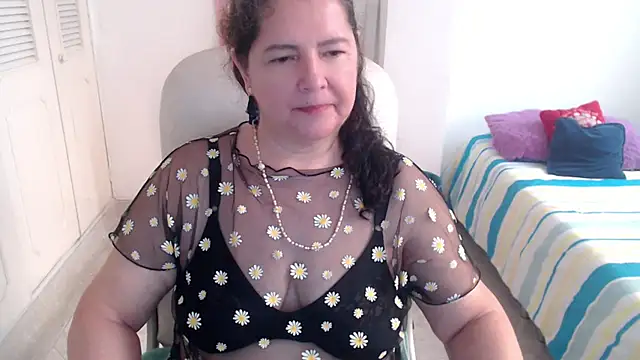 leonela_69's Live XXX Chat