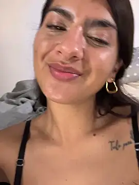 chicachocolate01's Webcam Show