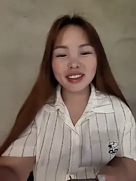 XXX chat uživo modela Mina_xYx