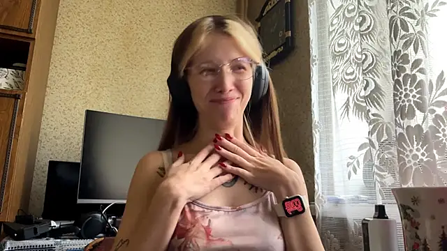 AliceGates Chat XXX live