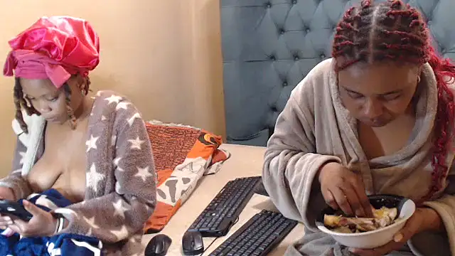 EbonyEssence's Webcam Show